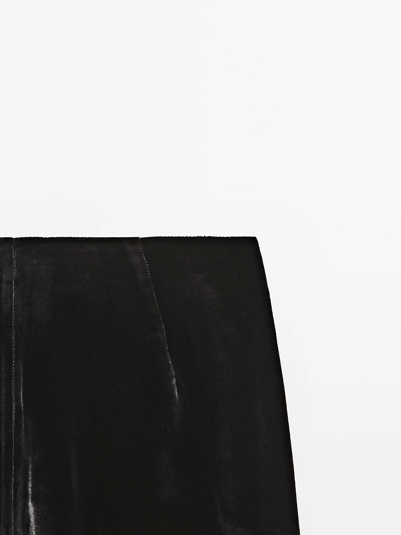 Wide-leg velvet trousers