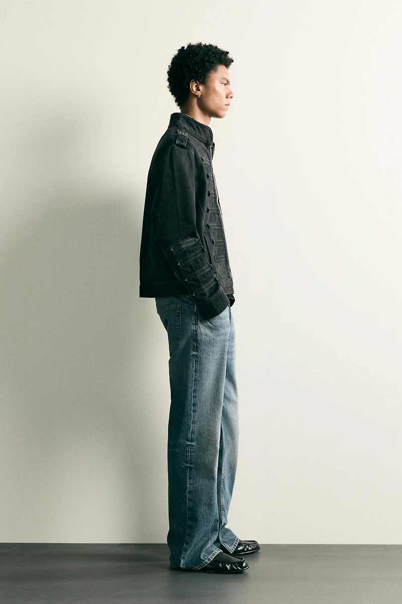 CROPPED FIT TAB DETAIL JACKET