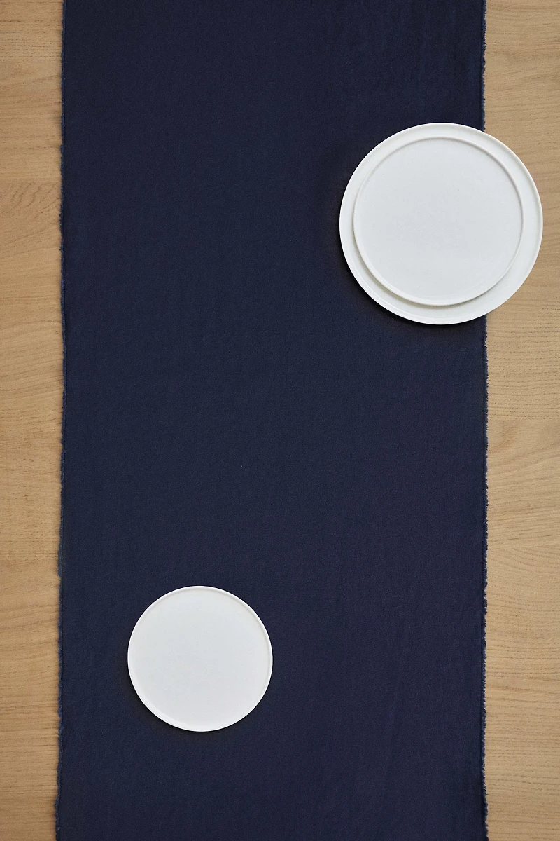 TABLE RUNNER 01