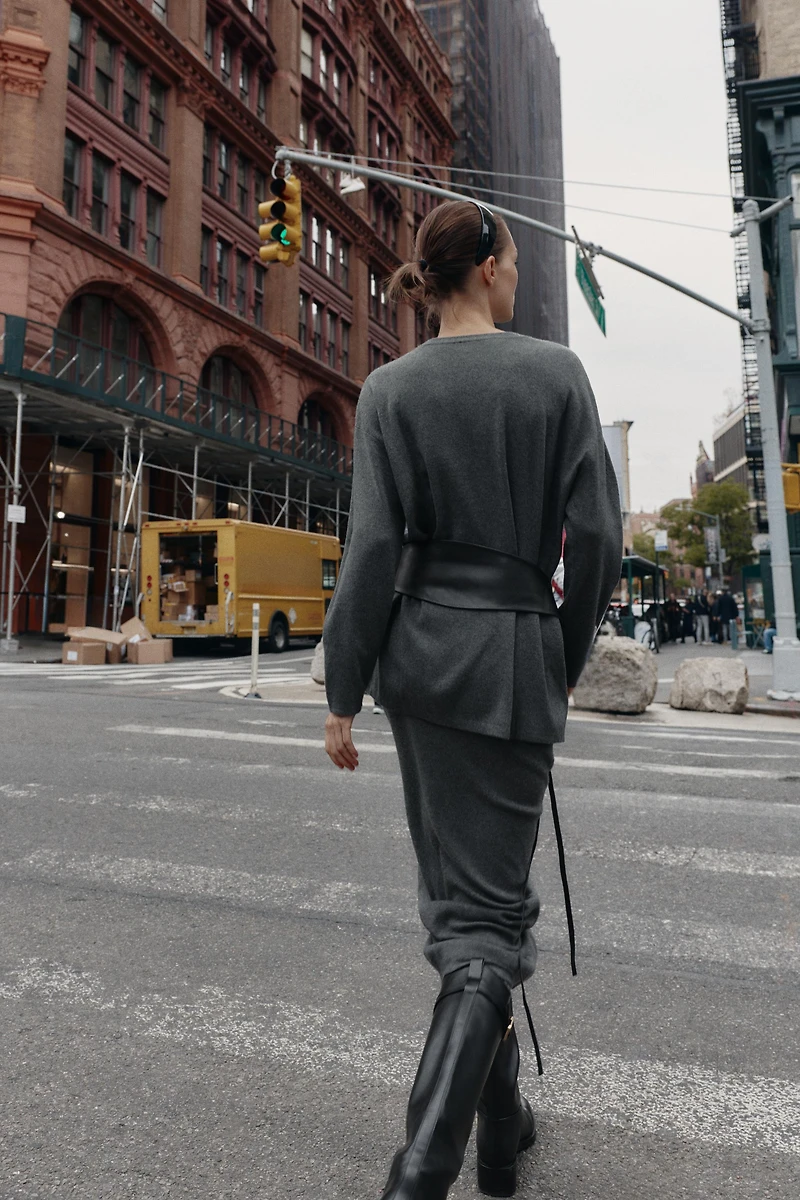 SOFT TOUCH PLAIN KNIT MIDI SKIRT