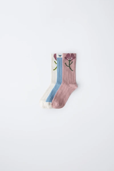 THREE-PACK OF FLORAL SOCKS
