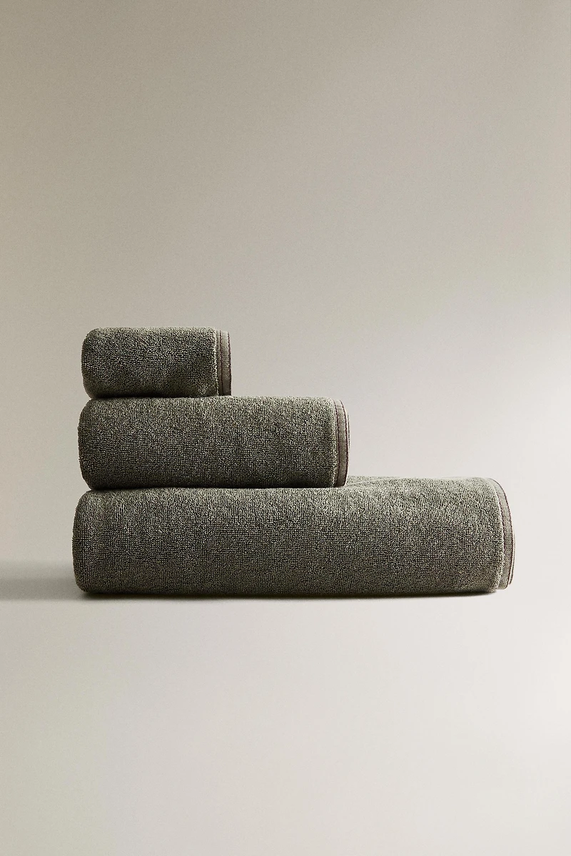 SERVIETTE DE BAIN DOUBLE SURPIQÛRE