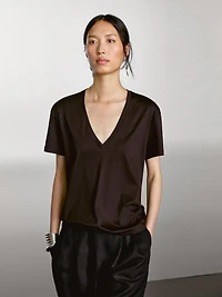 Flowing V-neck T-shirt