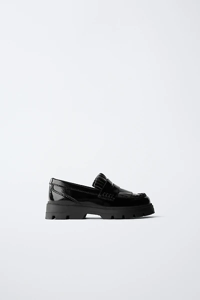 DETAIL LOAFERS