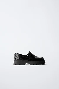 DETAIL LOAFERS