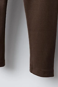 LEGGING CÔTELÉ À ÉTIQUETTE