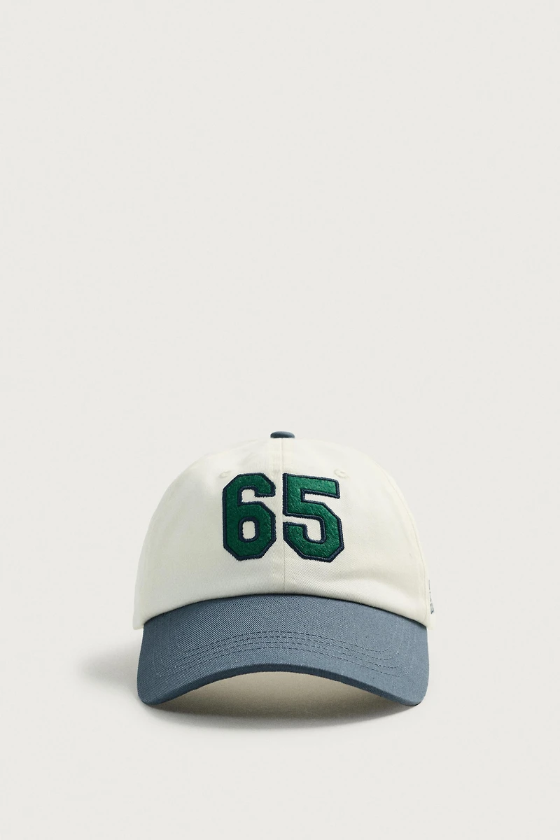 CASQUETTE À BRODERIES VARIÉES