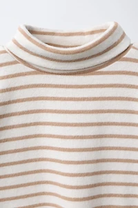 TURTLENECK TOP