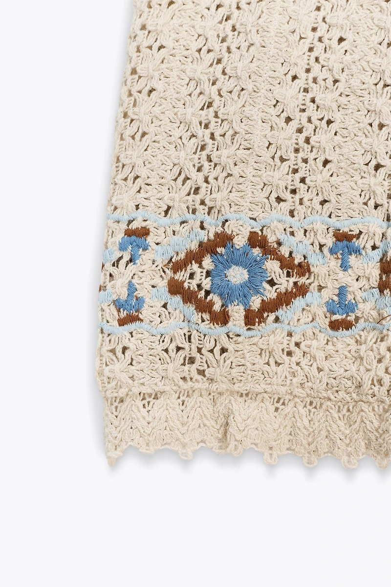 EMBROIDERED CROCHET SHORTS
