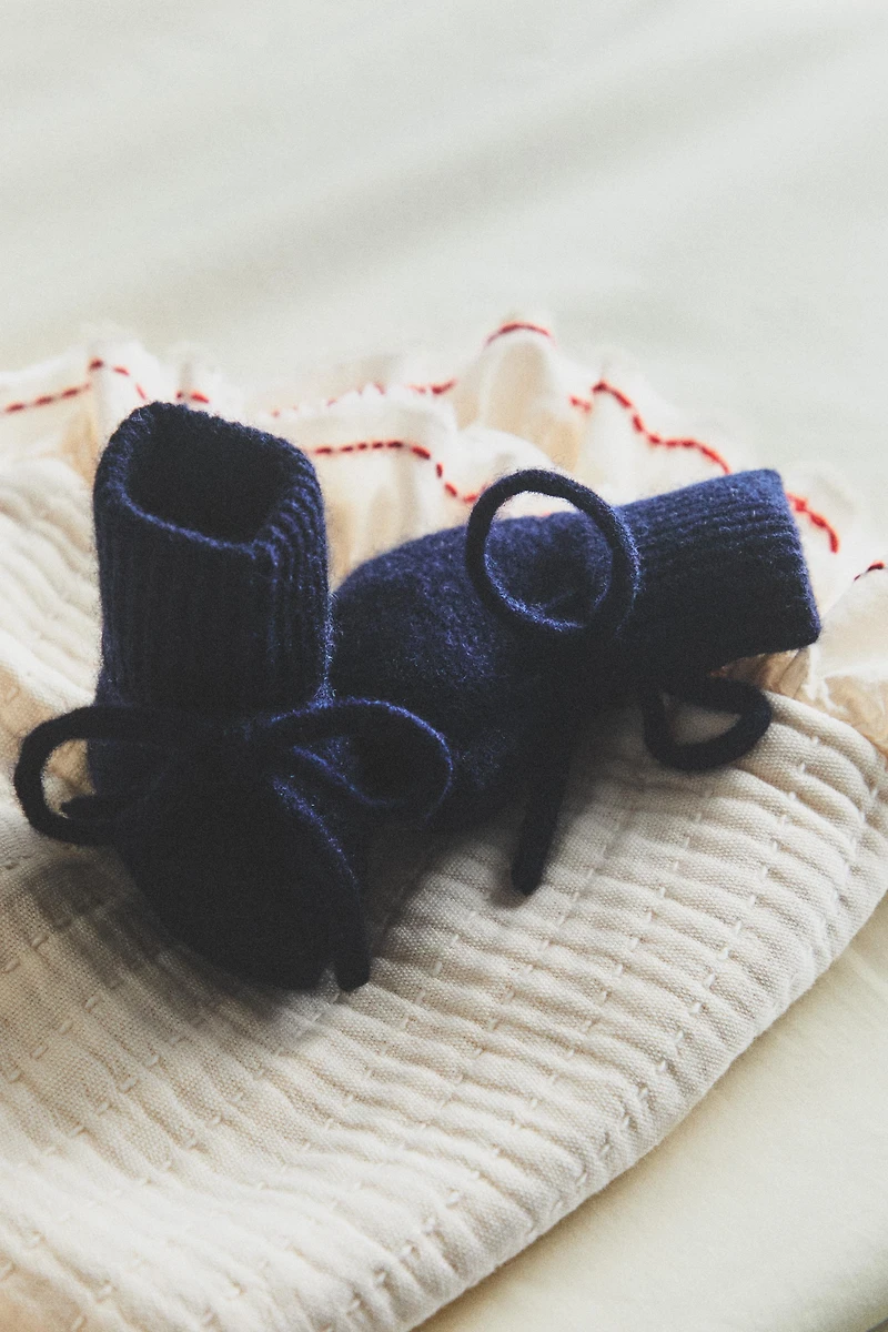 CASHMERE BABY BOOTIES