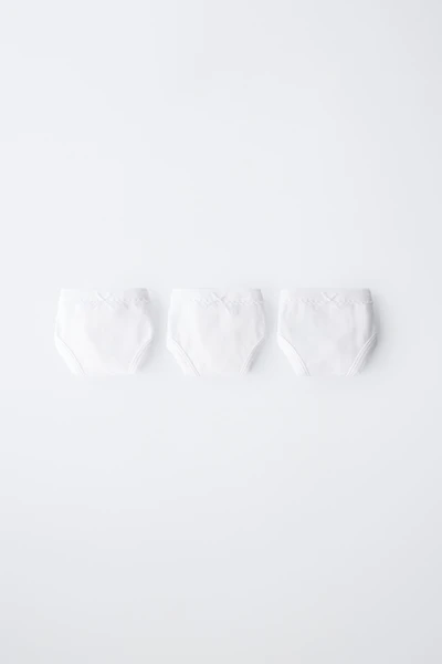 AGES 6-14 / THREE-PACK OF PLAIN UNDERWEAR