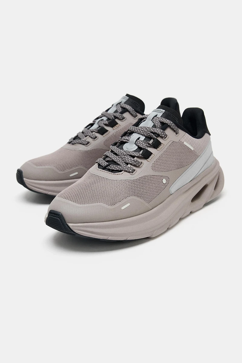 RUNNING SNEAKERS