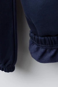 SWEATSHIRT AND JOGGER PANTS SET