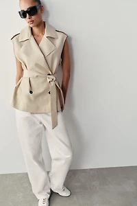 GILET SANS MANCHES À CEINTURE
