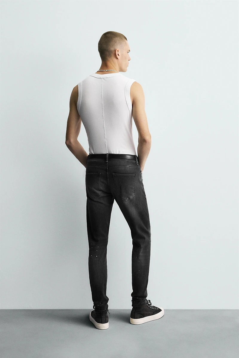 RIPPED SKINNY FIT JEANS