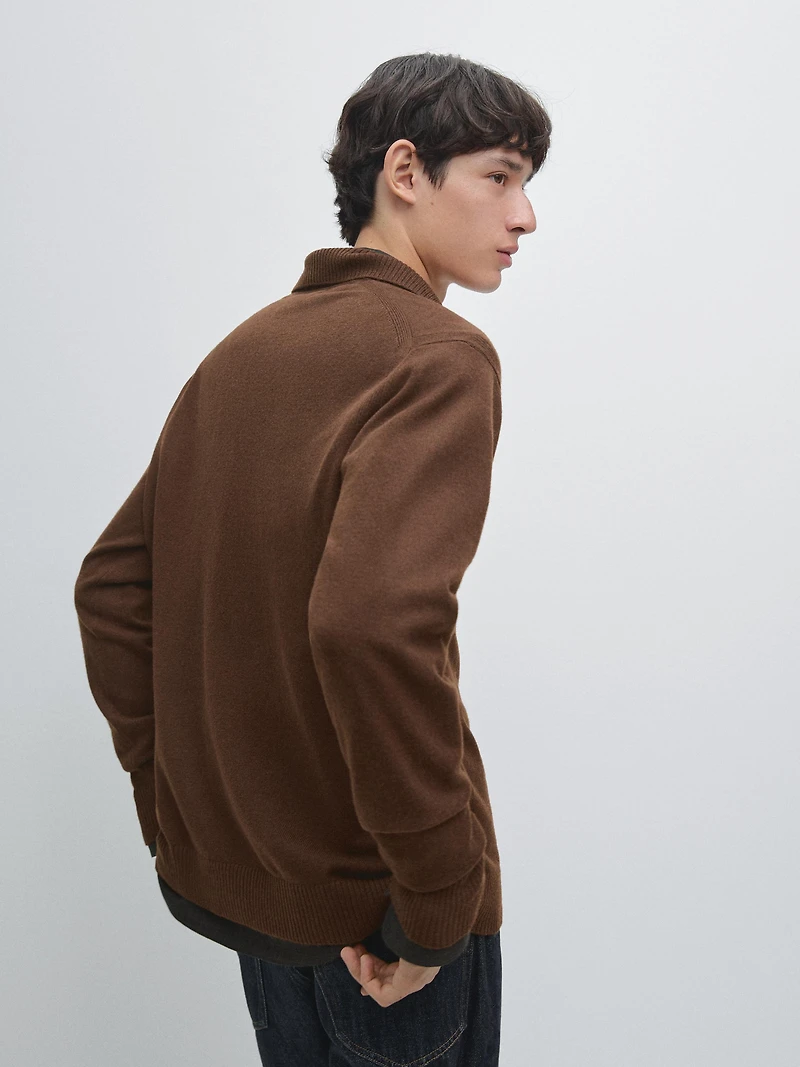 100% wool V-neck knit polo sweater