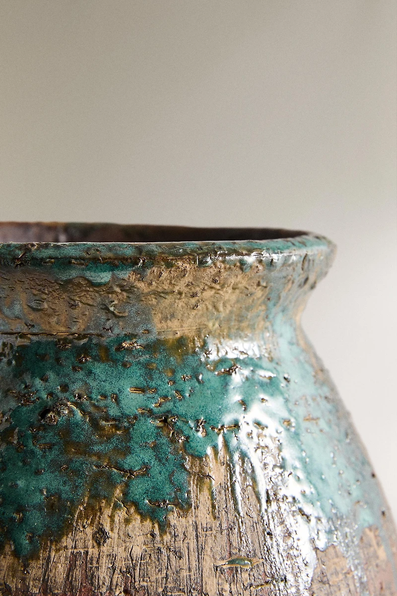 TERRACOTTA DRIP VASE