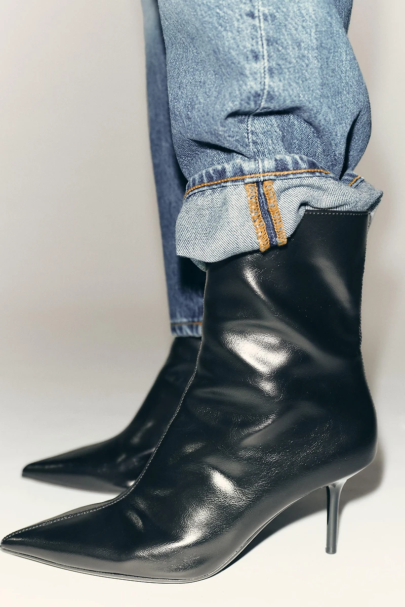 CRACKLED EFFECT HEELED ANKLE BOOTS