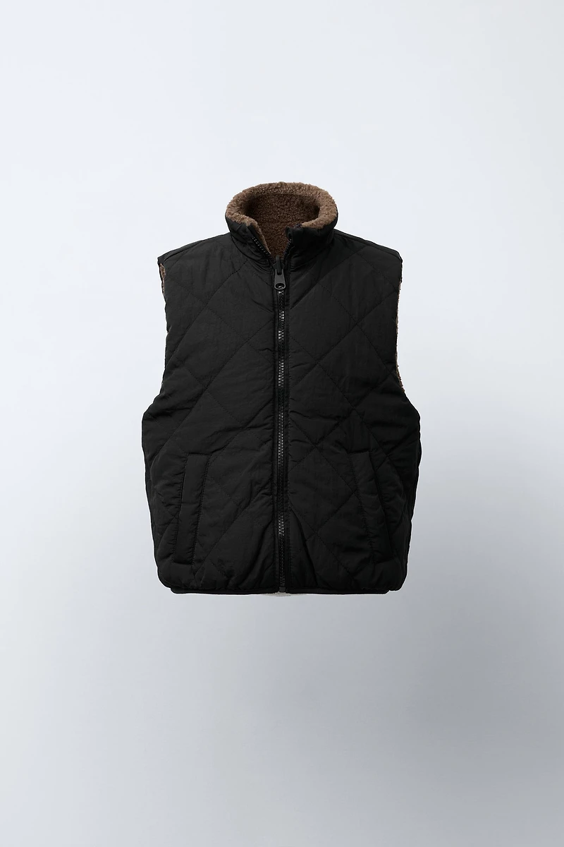 REVERSIBLE FLEECE VEST