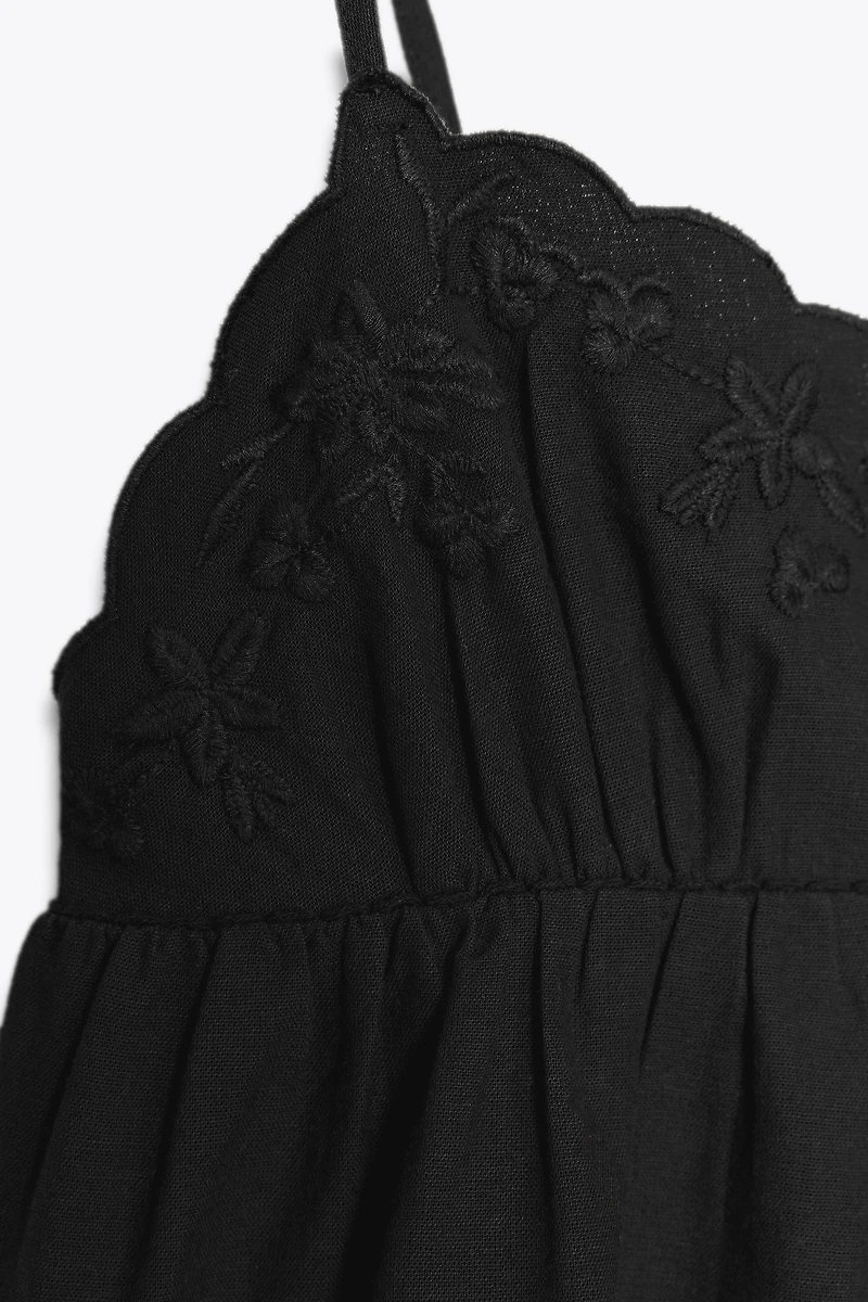 EMBROIDERED TOP