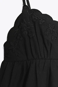EMBROIDERED TOP