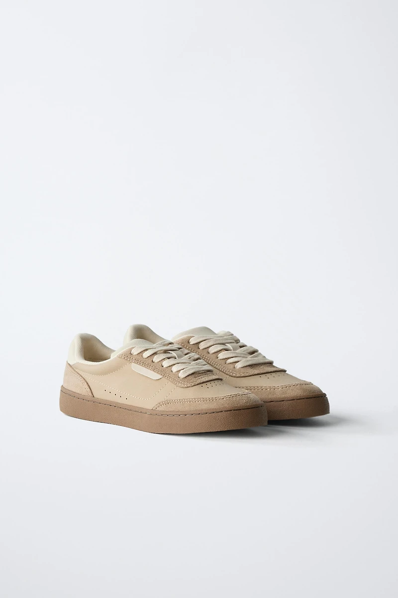 SNEAKERS WITH DETAIL