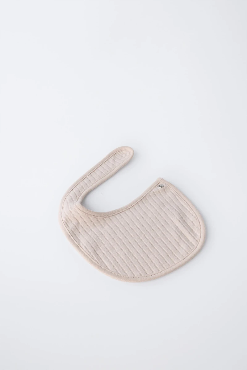 BONNET AND BIB SET
