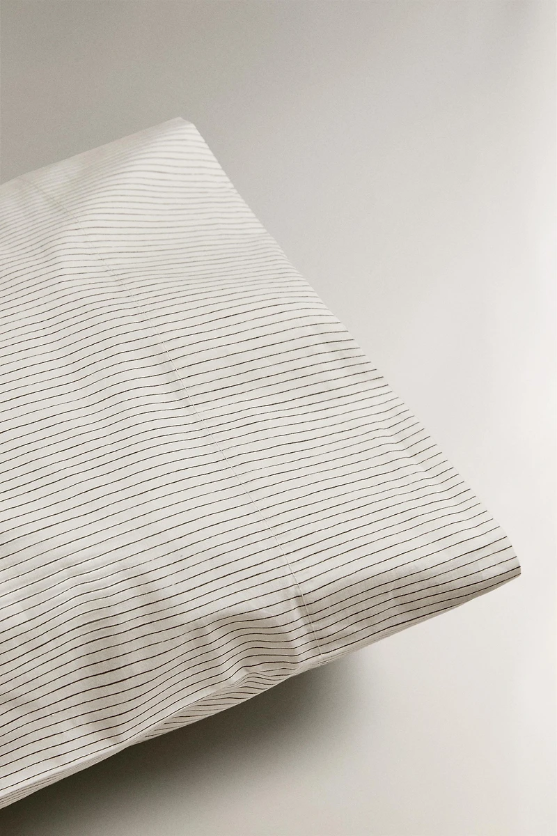 REVERSIBLE STRIPED PILLOWCASE