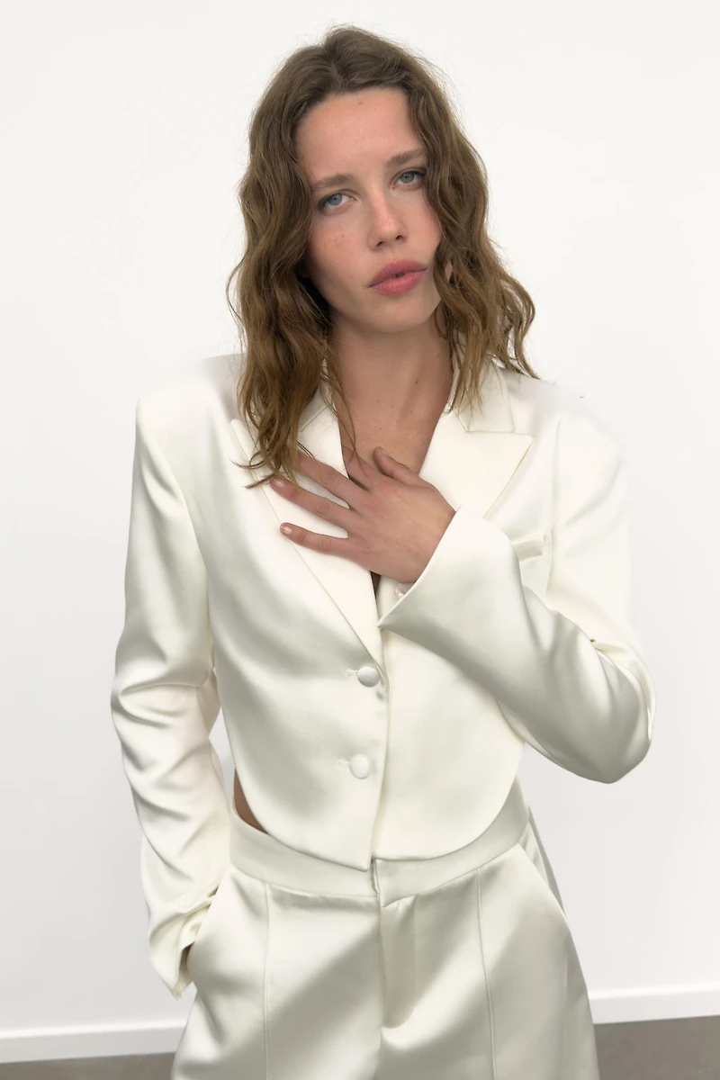 SATIN EFFECT CROP BLAZER WITH BACK VENT