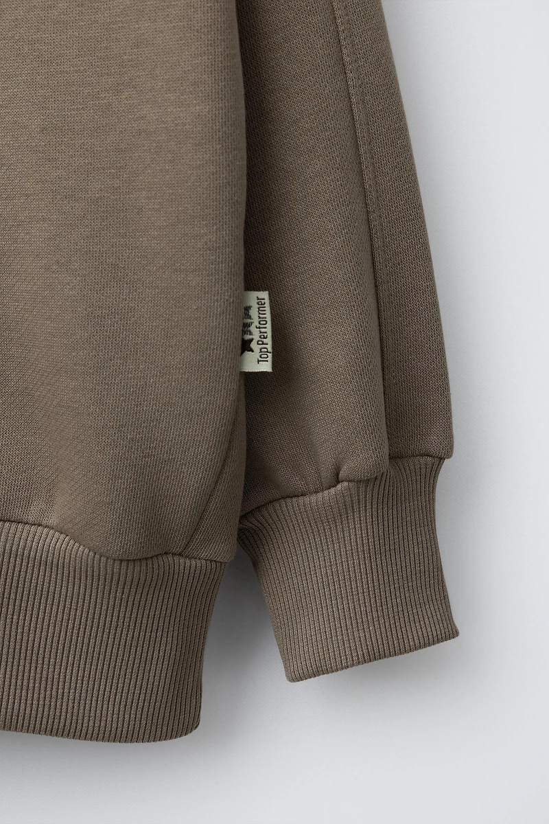 ENSEMBLE SWEAT-SHIRT ET JOGGER AVEC PIÈCE INSCRIPTION
