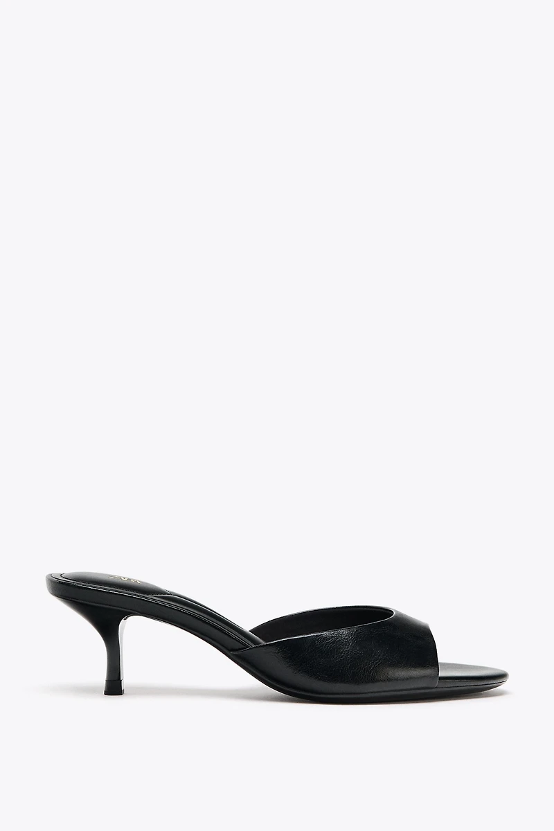 PATENT LEATHER SANDALS
