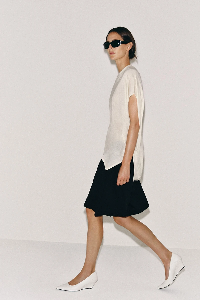 ASYMMETRIC KNIT TOP