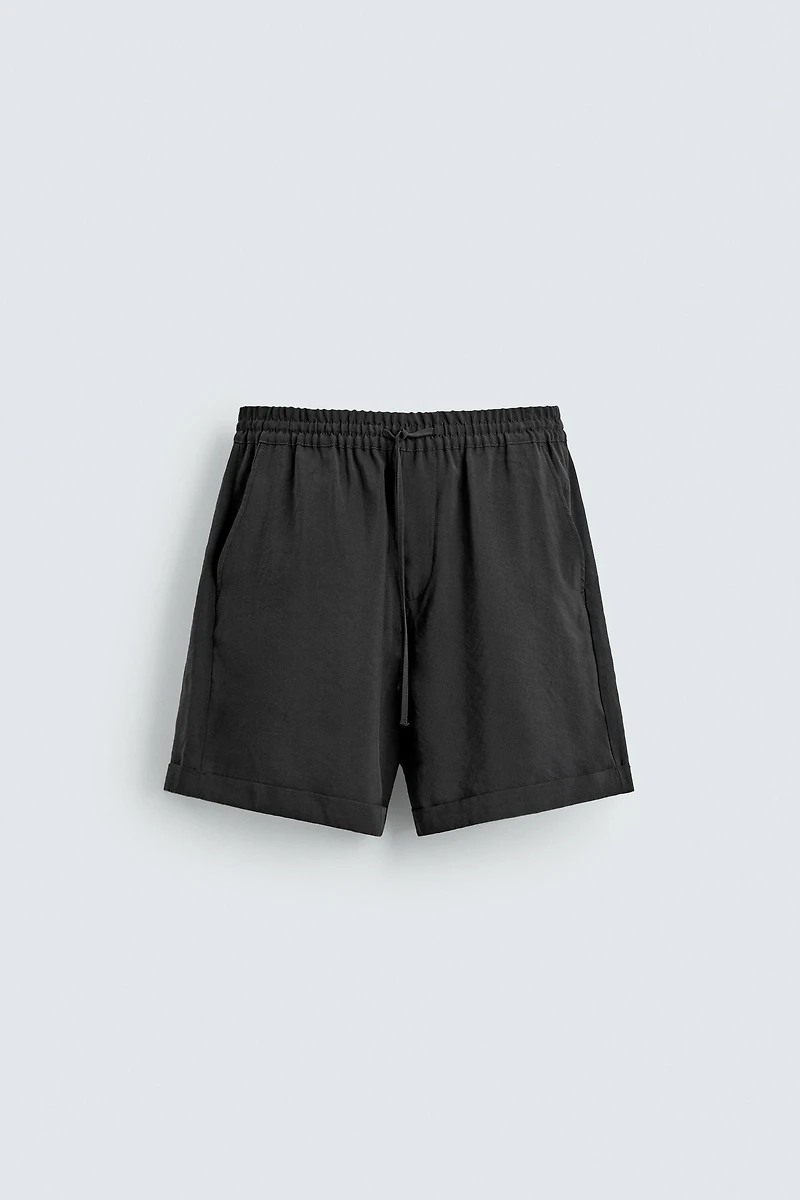 FLOWY RELAXED FIT SHORTS