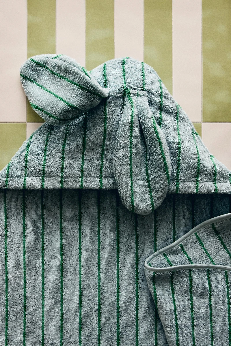 HOODED VELOUR STRIPED BATH TOWEL