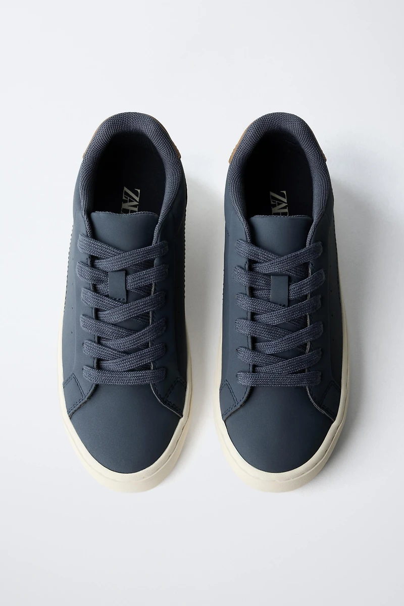 BASIC SNEAKERS