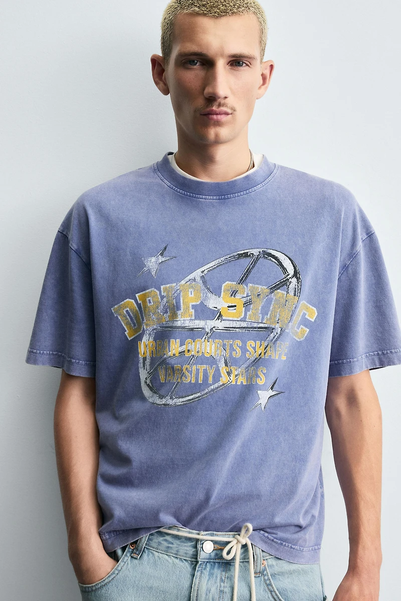 T-SHIRT À IMPRIMÉ GRAPHIQUE VARSITY