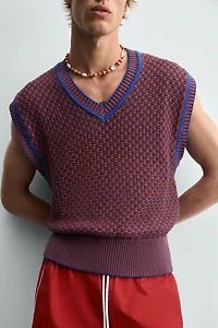 CONTRAST KNIT VEST