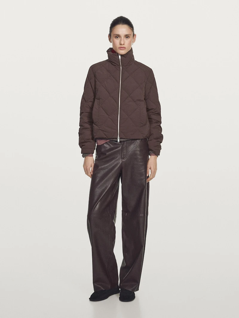 Short water-repellent down jacket