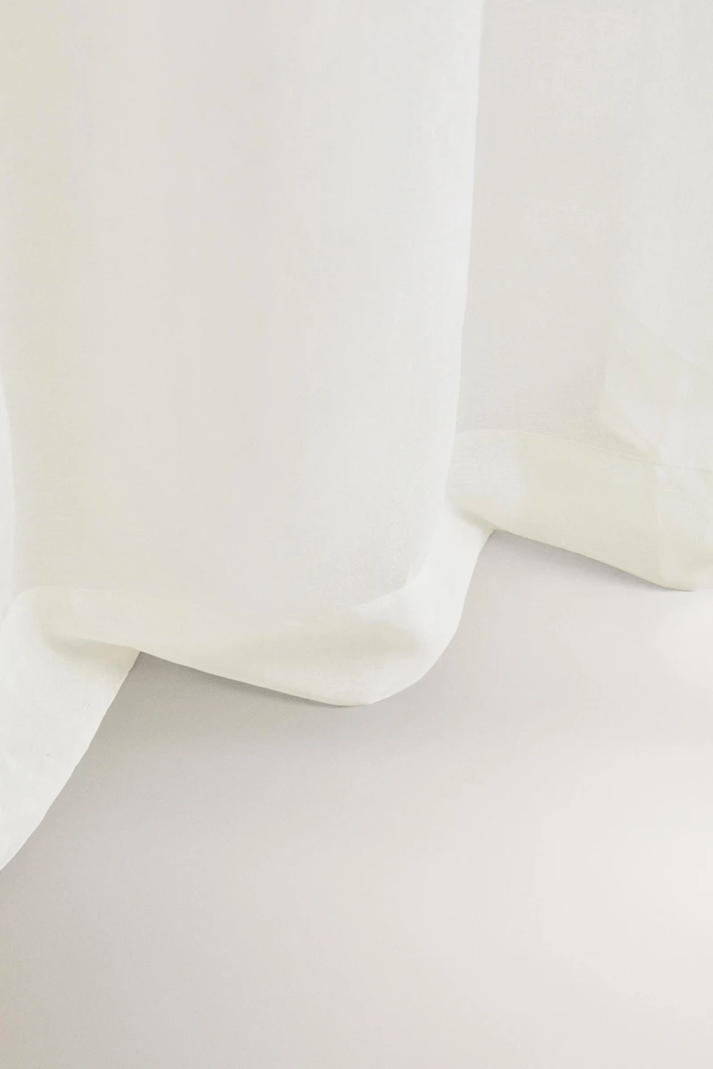 DOUBLE-WIDE LOW OPACITY CURTAIN