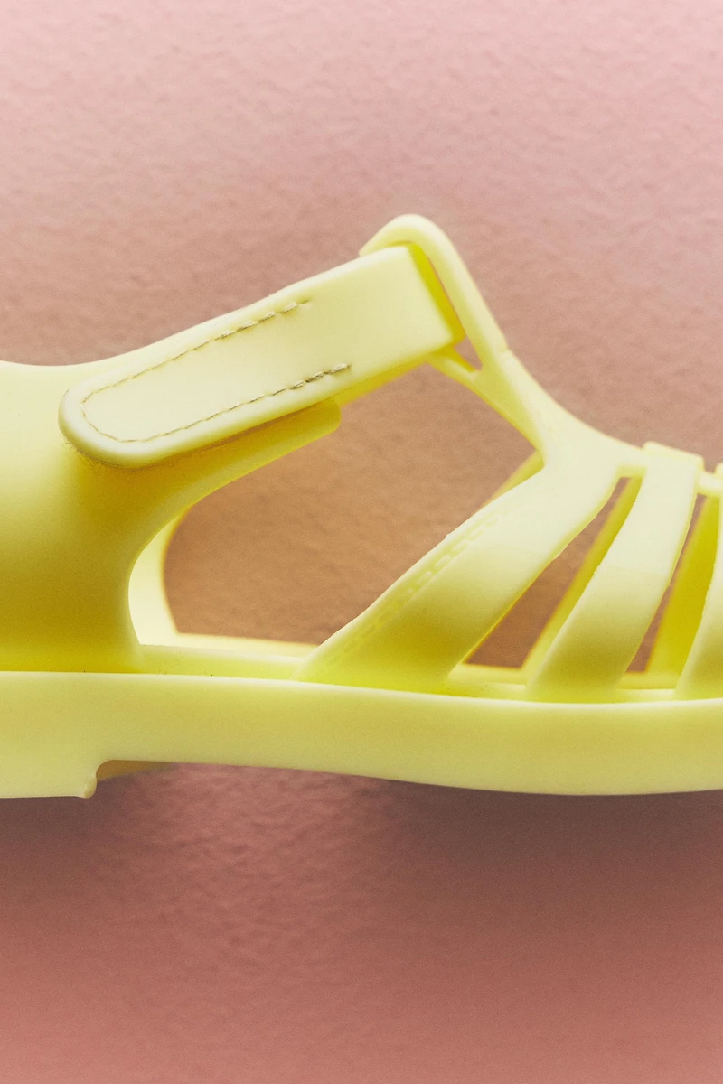 RUBBERIZED CAGE SANDALS WITH HOOK-AND-LOOP STRAP