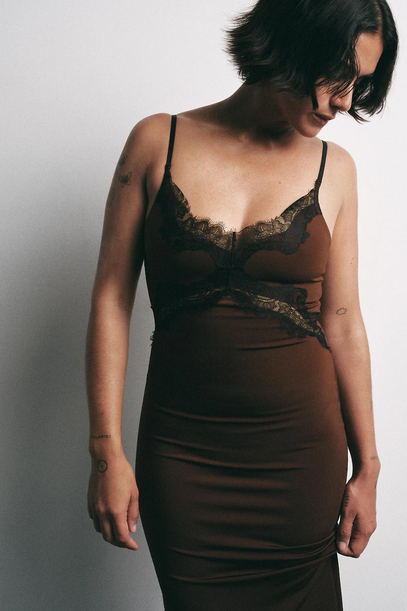 CONTRAST LACE DRESS