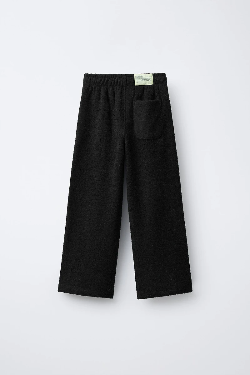 SWEATSHIRT AND WIDE LEG PANTS WITH TEXTURED LABEL SET