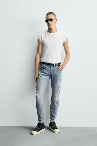 JEAN SKINNY FIT DÉCHIRÉ