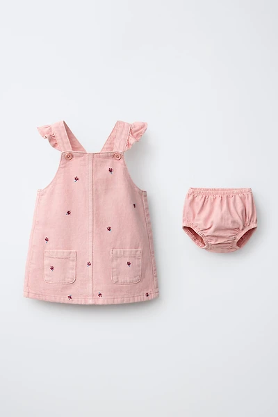 ENSEMBLE ROBE-SALOPETTE ET CULOTTE EN SERGÉ À FLEURS