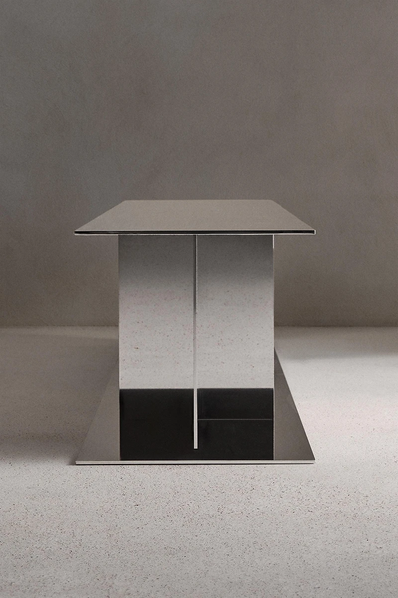 COFFEE TABLE 02