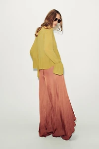 FLOWY RUFFLED BLOUSE