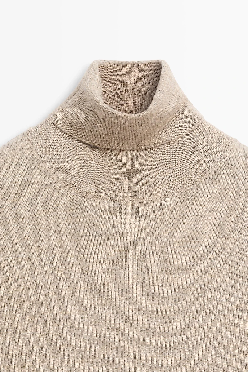 Pull en maille à col roulé