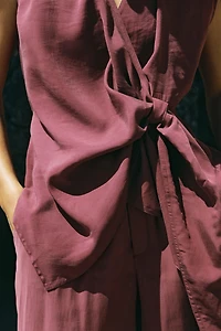 FLOWY KNOTTED TOP