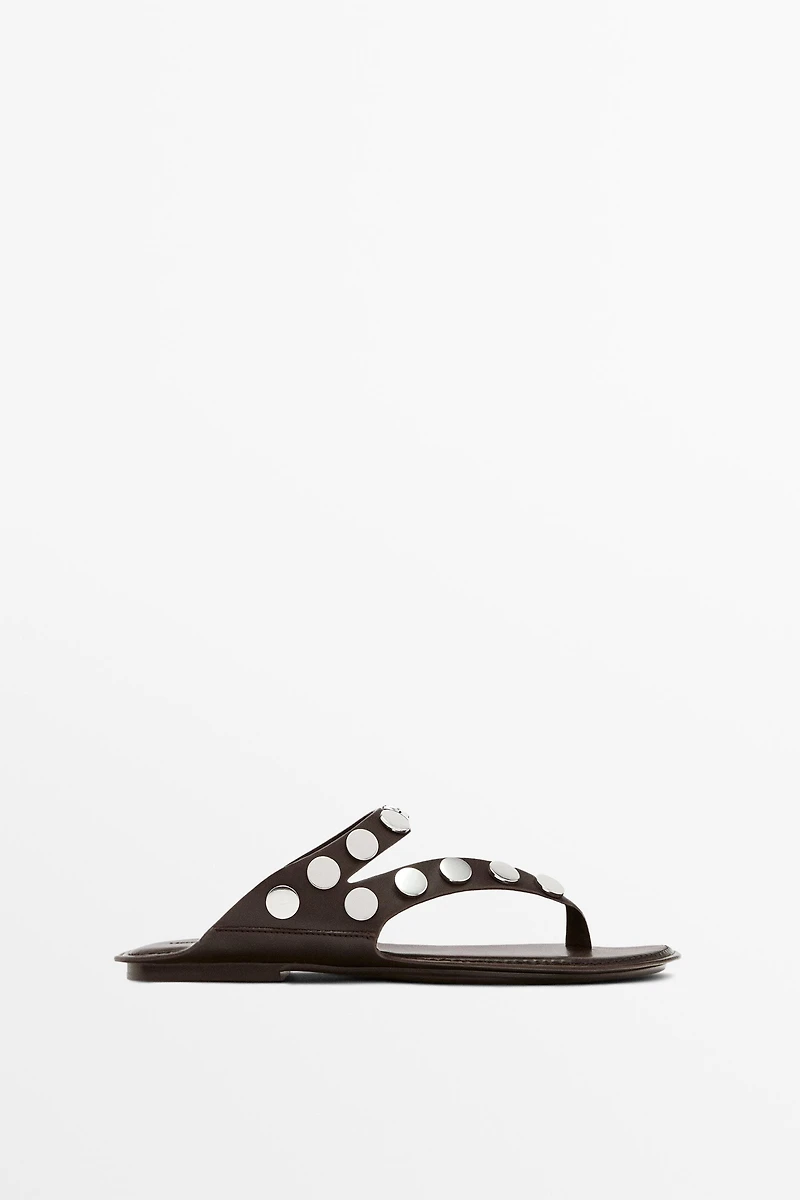 Leather sandals with studs