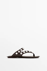 Leather sandals with studs